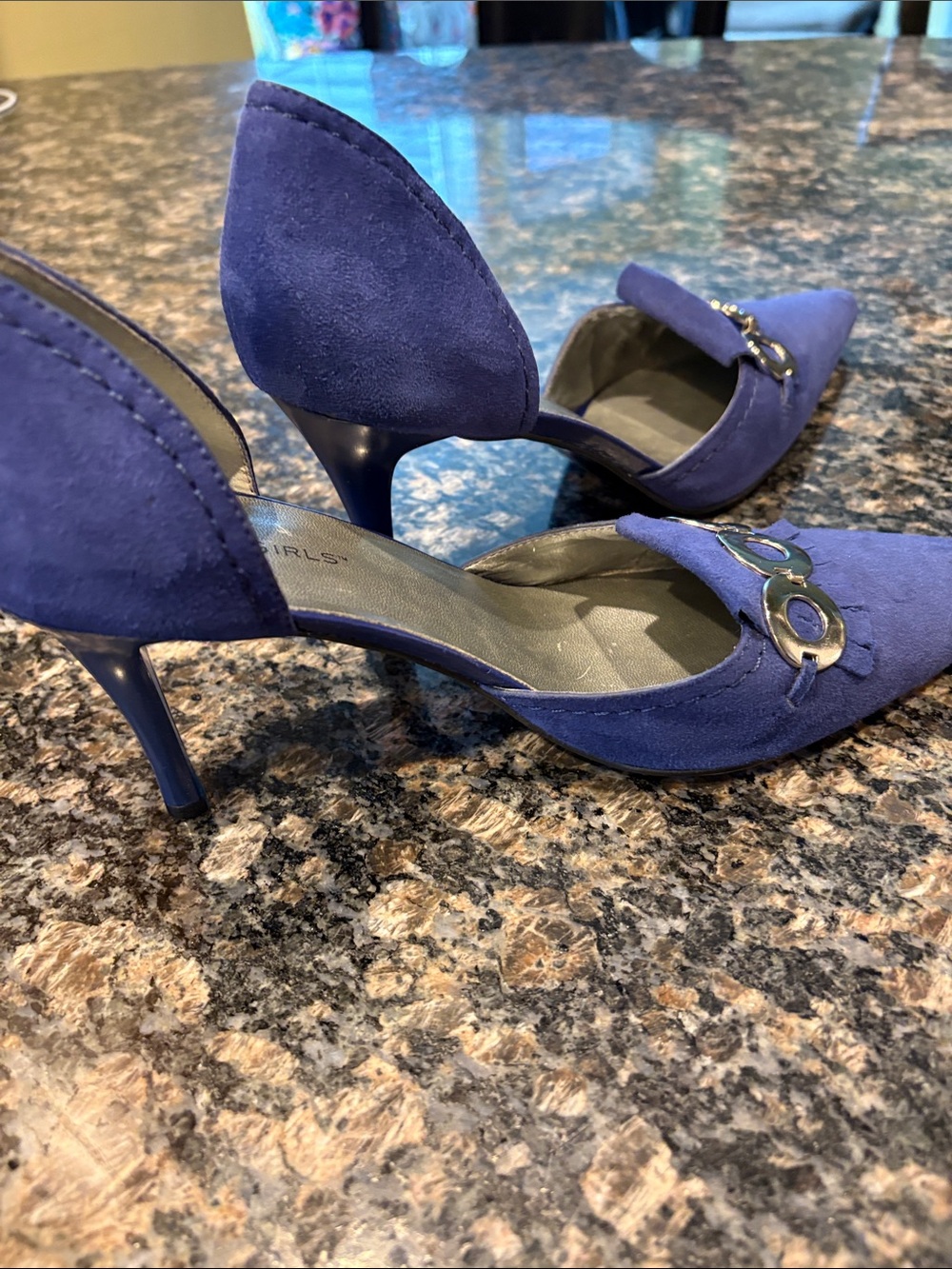 BCBGirls Royal Blue Suede Pointed size 8 Pumps with silver Ring Accent excellent - Picture 5 of 6
